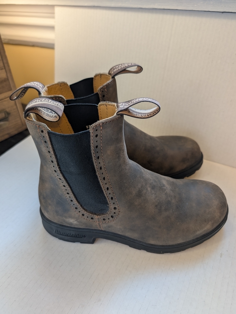 BLUNDSTONE Chelsea 1351 size 7(3) in EUC